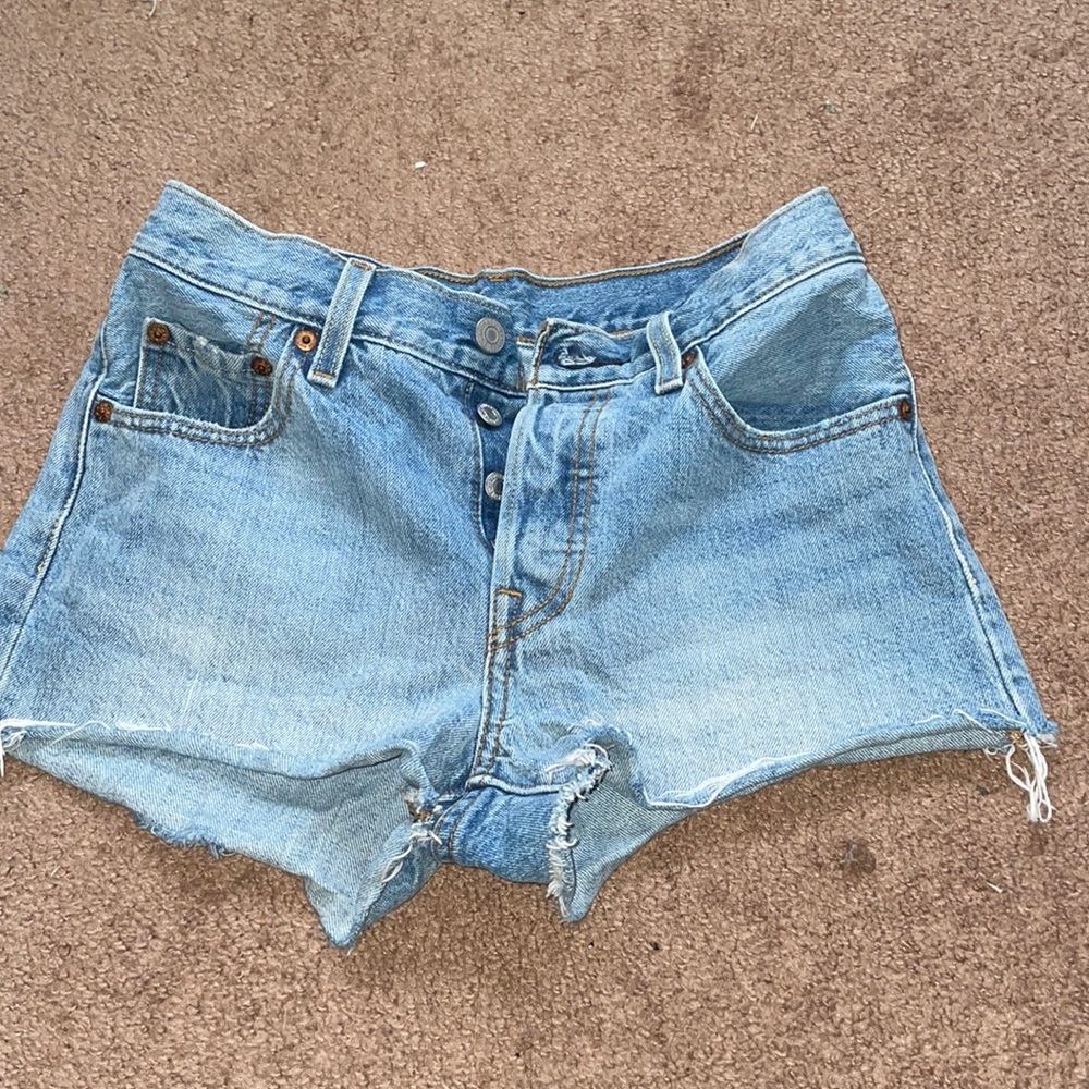 women's levi jean shorts!